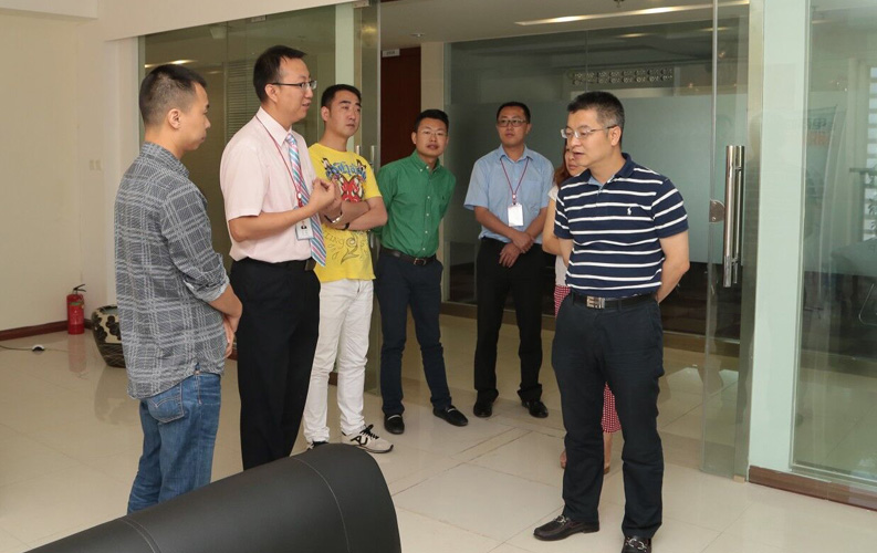 重慶市渝北區(qū)人民政府相關領導蒞臨云南天度集團考察，雙方將于近日簽訂投資合同，天度集團將在重慶投資設立控股子公司-重慶天度網絡信息技術有限公司，并建立200人規(guī)模的專業(yè)技術研發(fā)基地，此后將大大增強天度技術研發(fā)實力和公司綜合優(yōu)勢